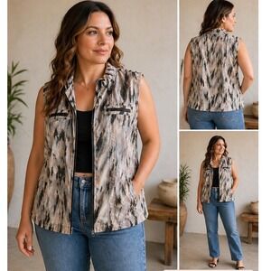 Chico's Abstract Utility Vest Zip Front Pockets Lightweight Size‎ Medium